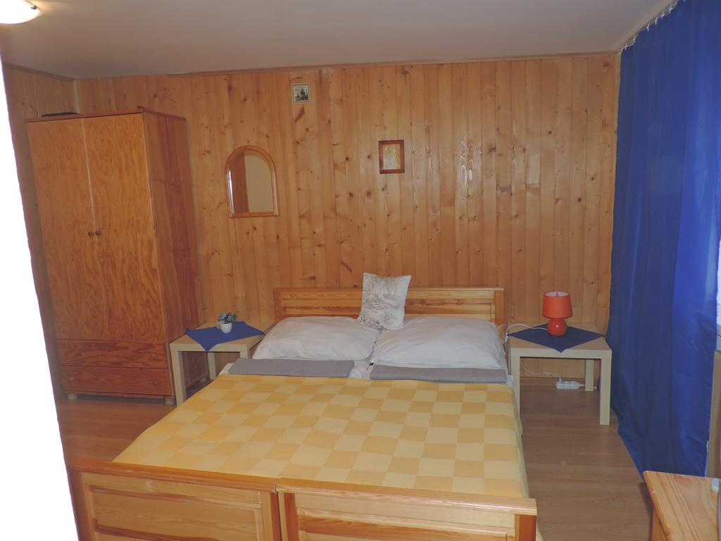 Western Penzion Ruzomberok Exterior foto