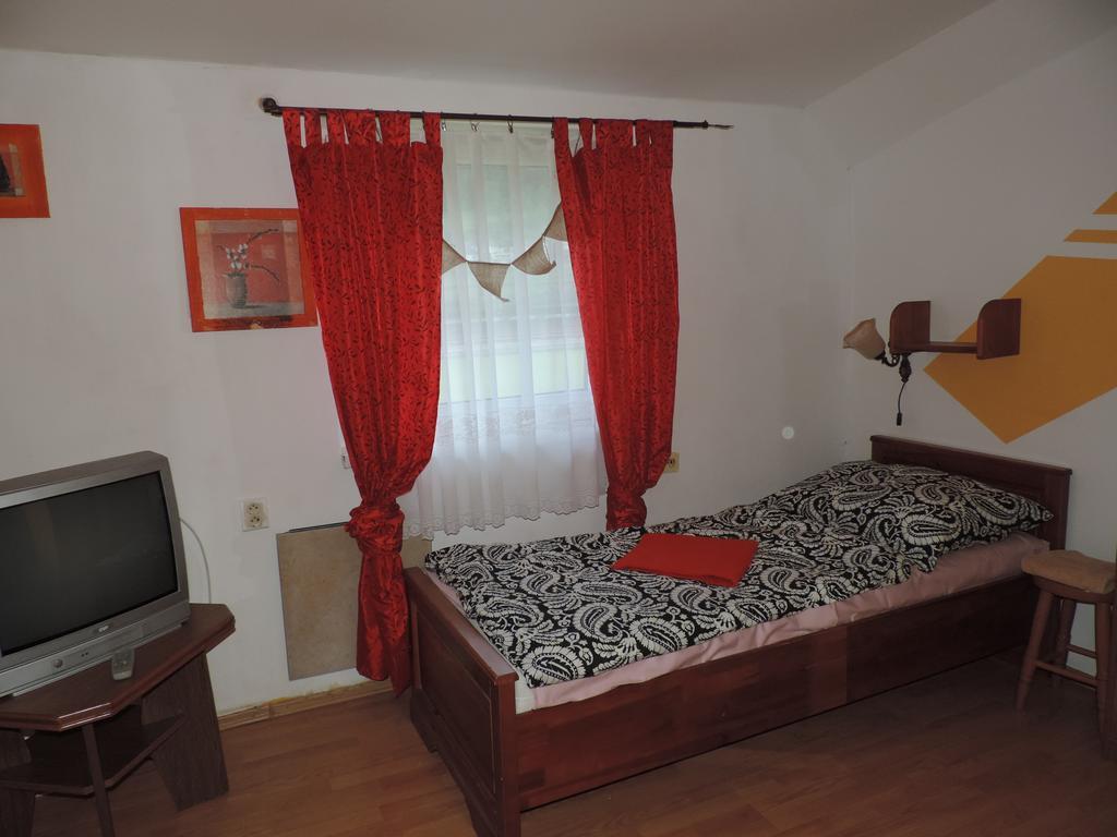 Western Penzion Ruzomberok Exterior foto