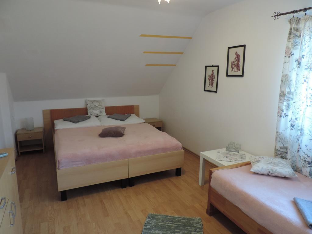 Western Penzion Ruzomberok Exterior foto